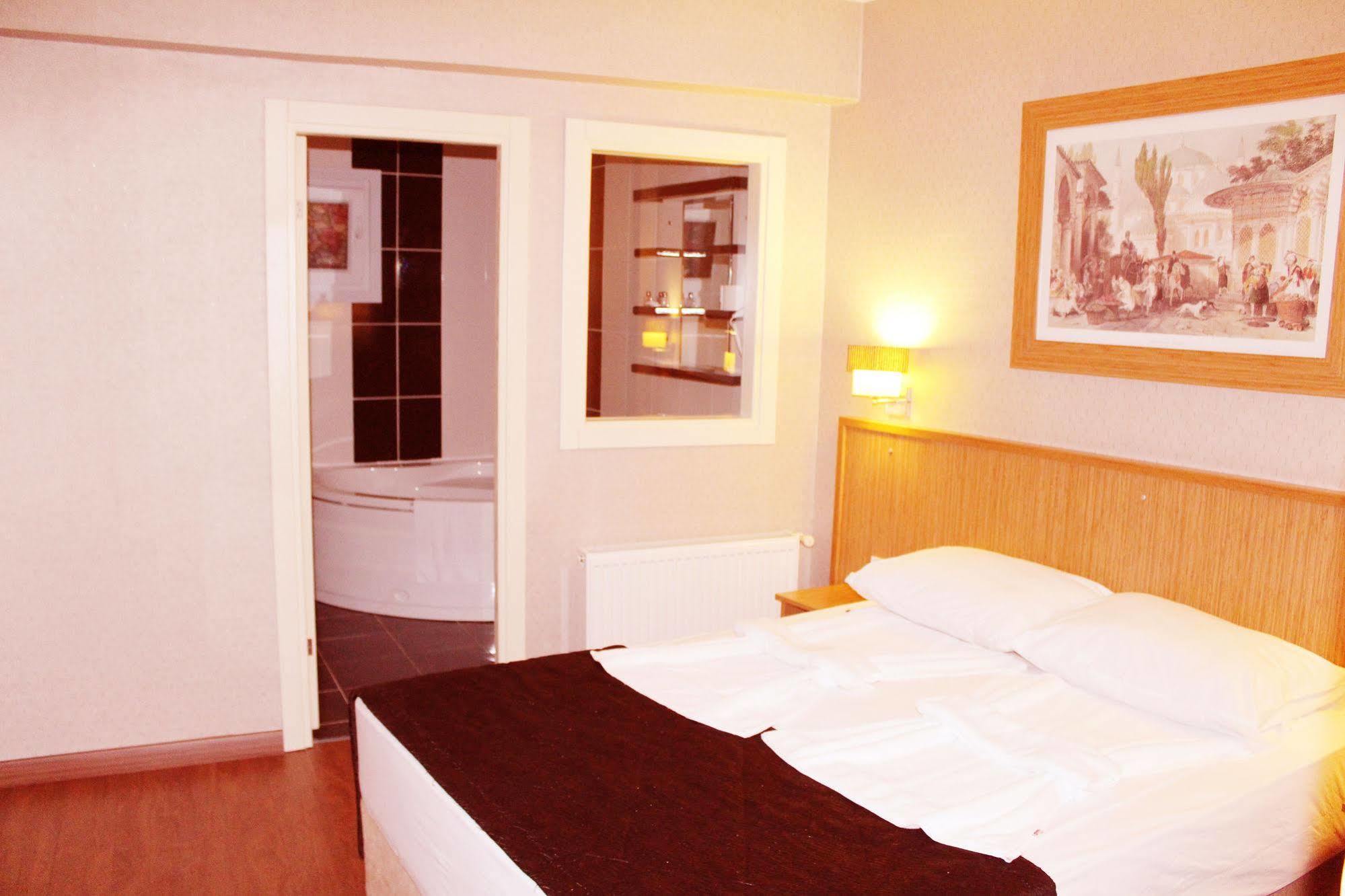 Hotel Agora Boutique Hotel&bistro 3*